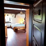 Dom Czarnów 6 *
