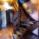 Dom Czarnów 6 *