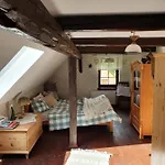 Dom Czarnów 6 *